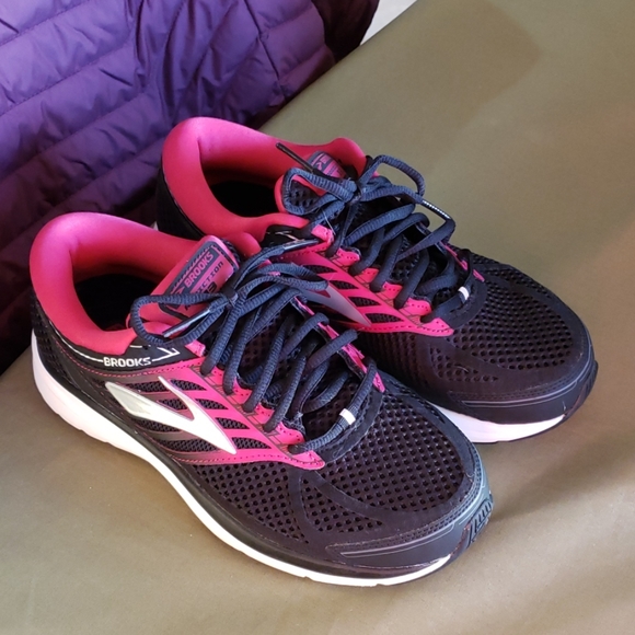 brooks addiction womens shoes